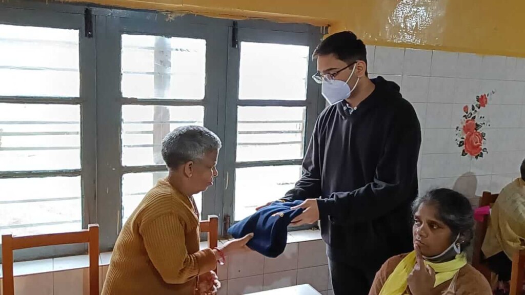 grade 10 icse boys helping old age people