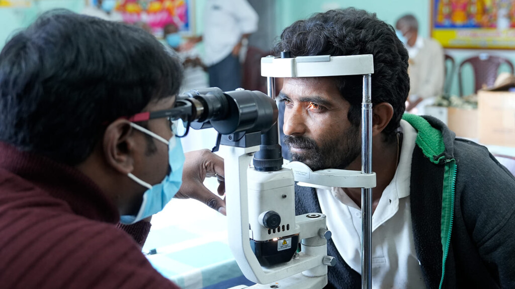 kuruthukuli free eye camp checkup